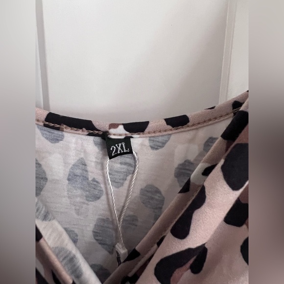 Leopard Print V-neck Dress - Picture 2 of 6